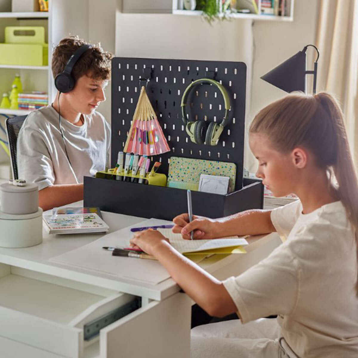 Метален органайзер YOUNG USERS I Мебели VOX