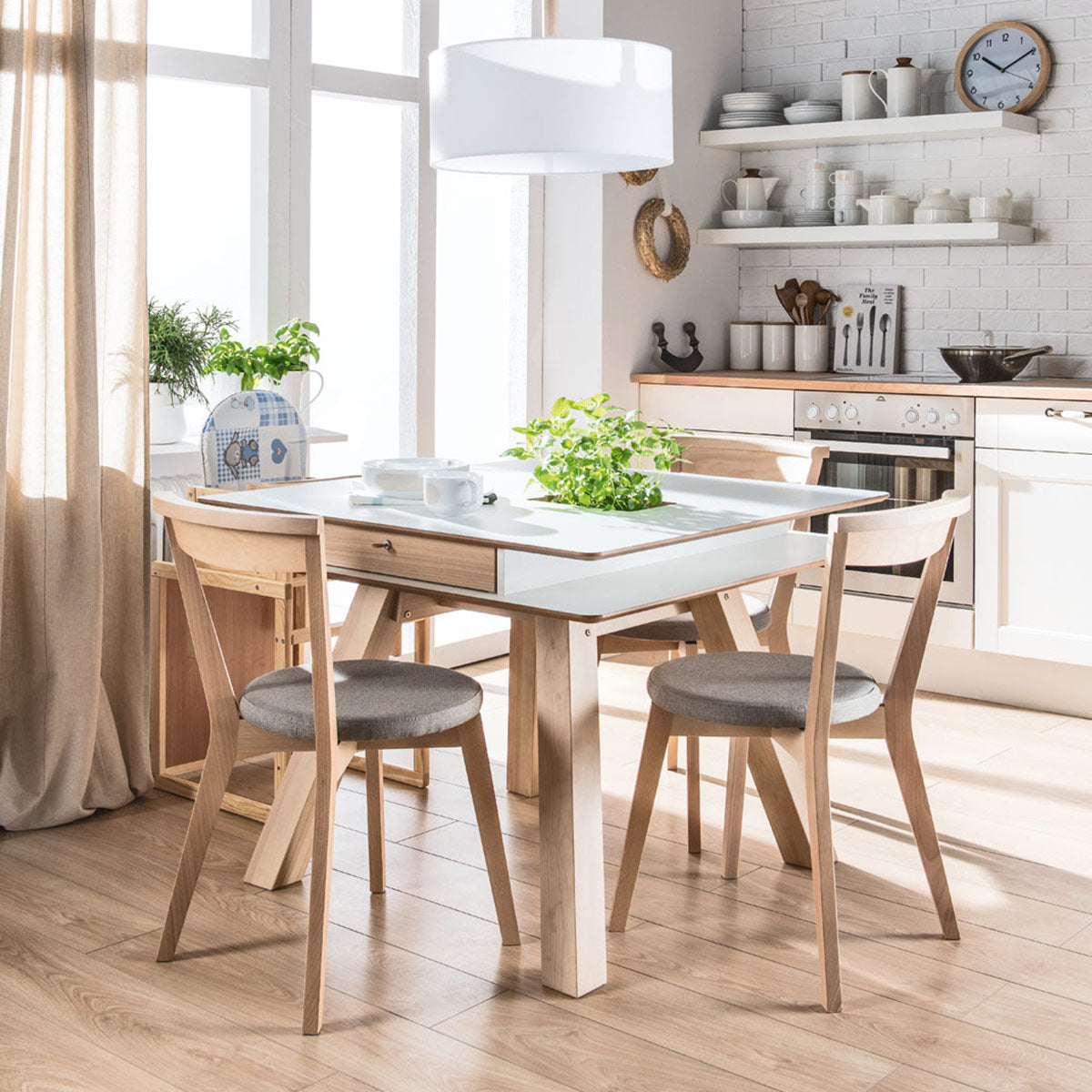 Маса 100 X 100 4YOU I Мебели VOX