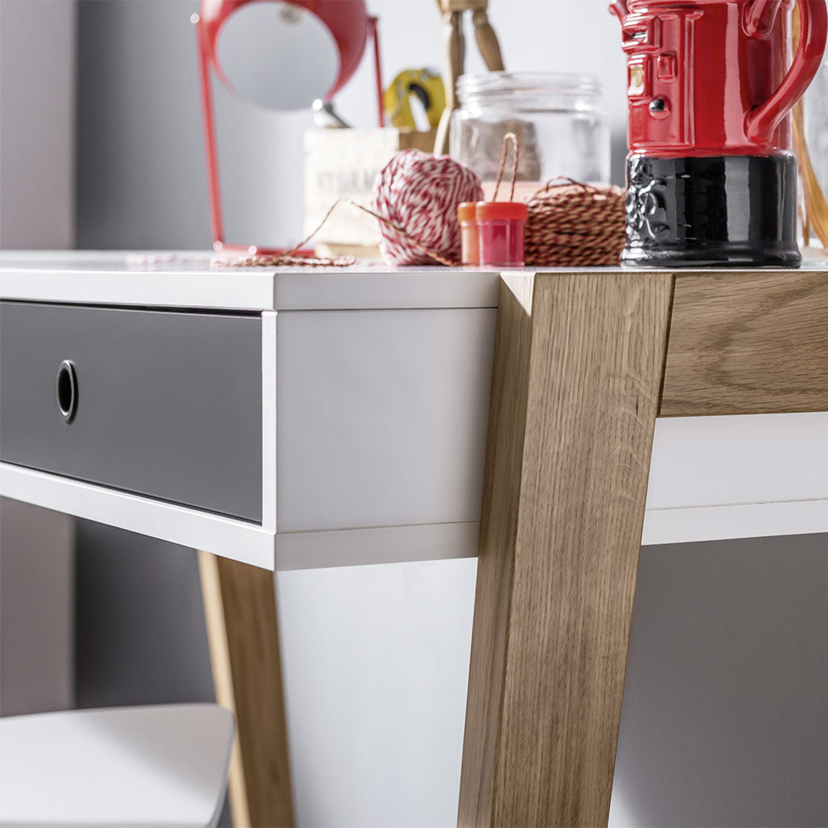 Бюро CONCEPT II - бял и графит на VOX Полша от Мебели VOX