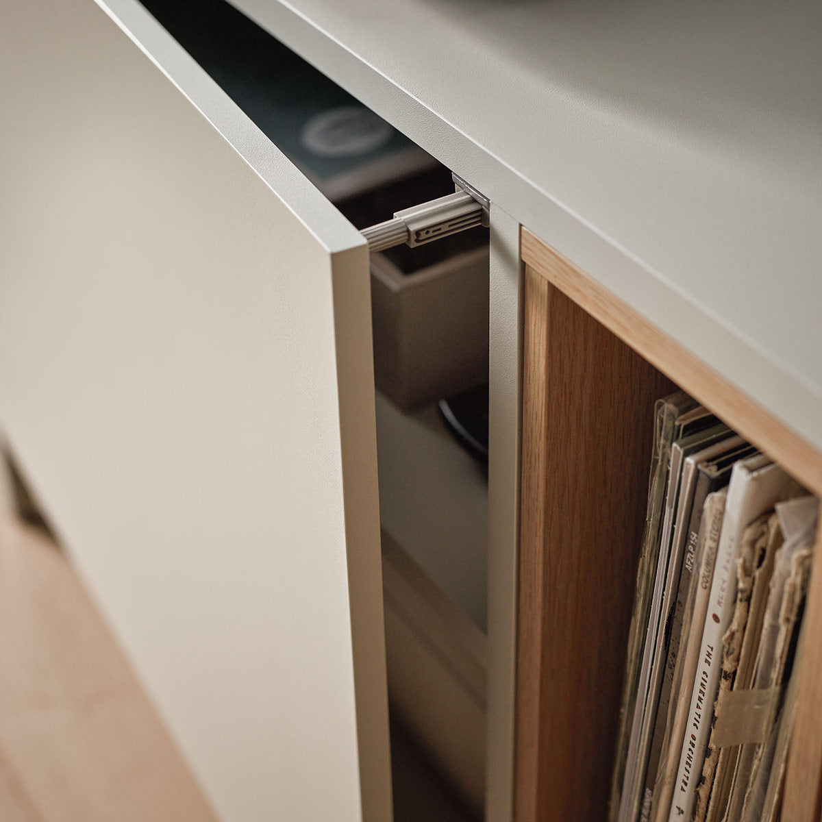 Висок двоен скрин Intu I Мебели VOX