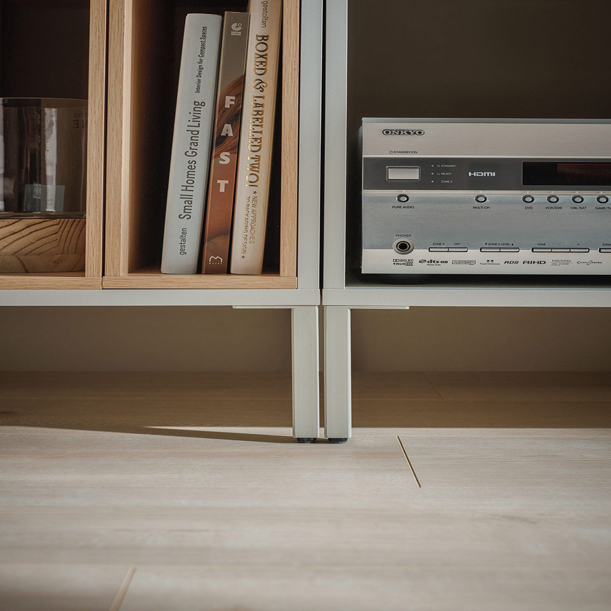 Висок скрин Intu I Мебели VOX