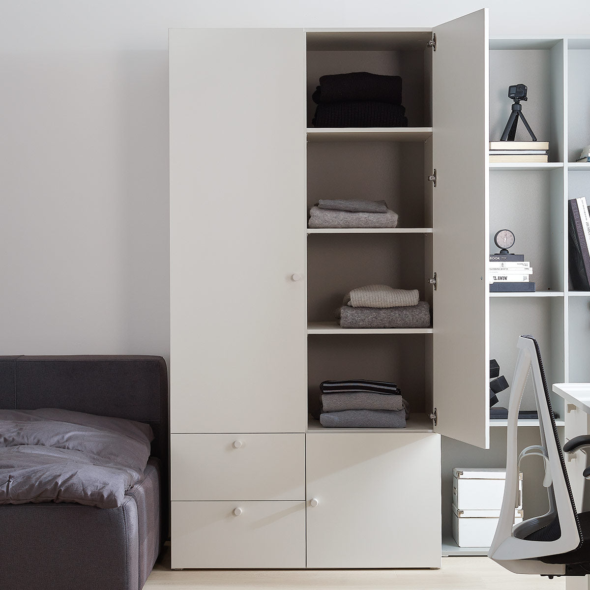 Двукрилен гардероб RELI | Мебели VOX