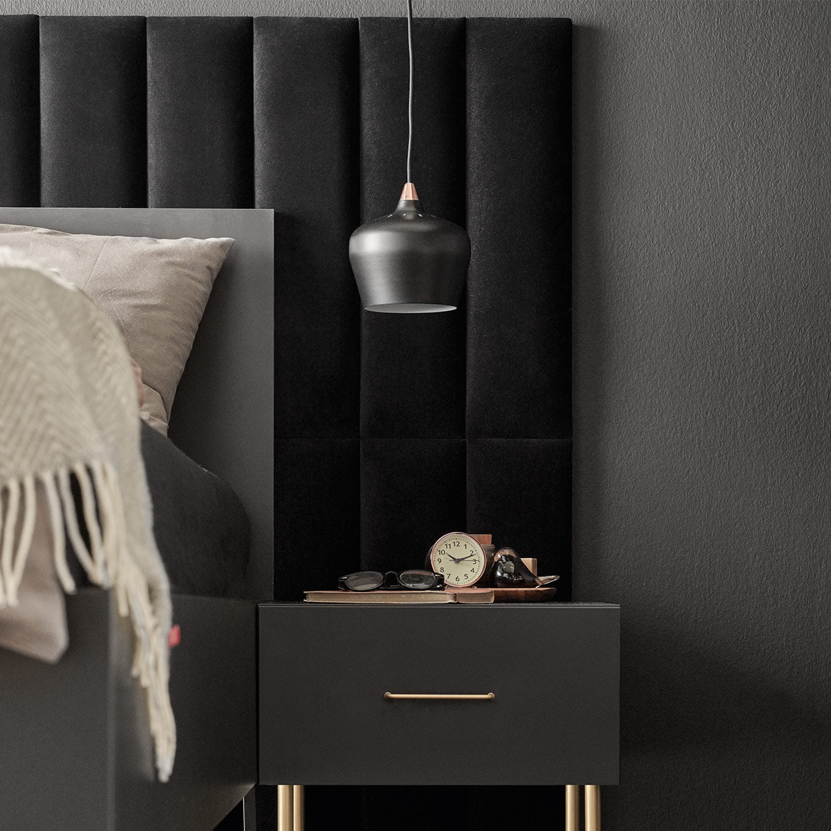Тапициран панел Vilo REGULAR 2 15X60 BLACK на VOX Полша от Мебели VOX