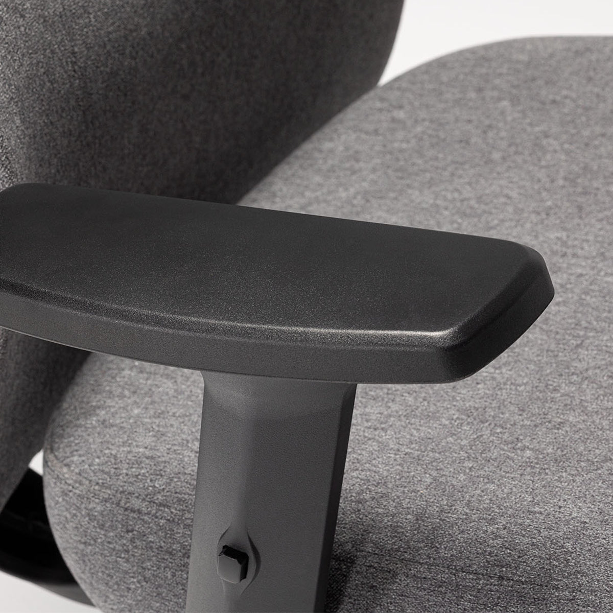 Офис стол NOTJO | Мебели VOX